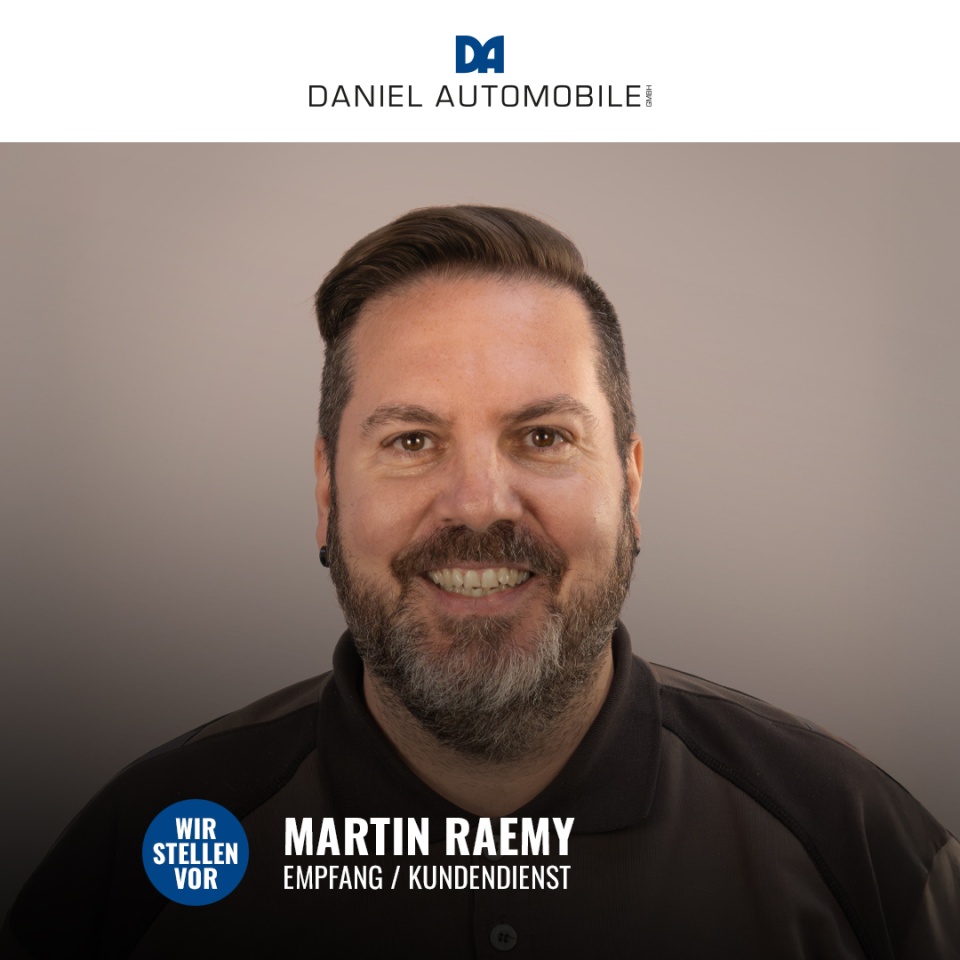 Wir stellen vor: Martin Raemy – Ihre freundliche Stimme am Empfang und Kundendienst! - Heute möchten wir Ihnen das Gesicht (und die Stimme) vorstellen, das Sie meist als Erstes begrüsst: Martin Raemy!